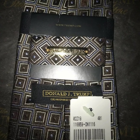 PRESIDENT DONALD J TRUMP Signature Collection Tie - Picture 2 of 8